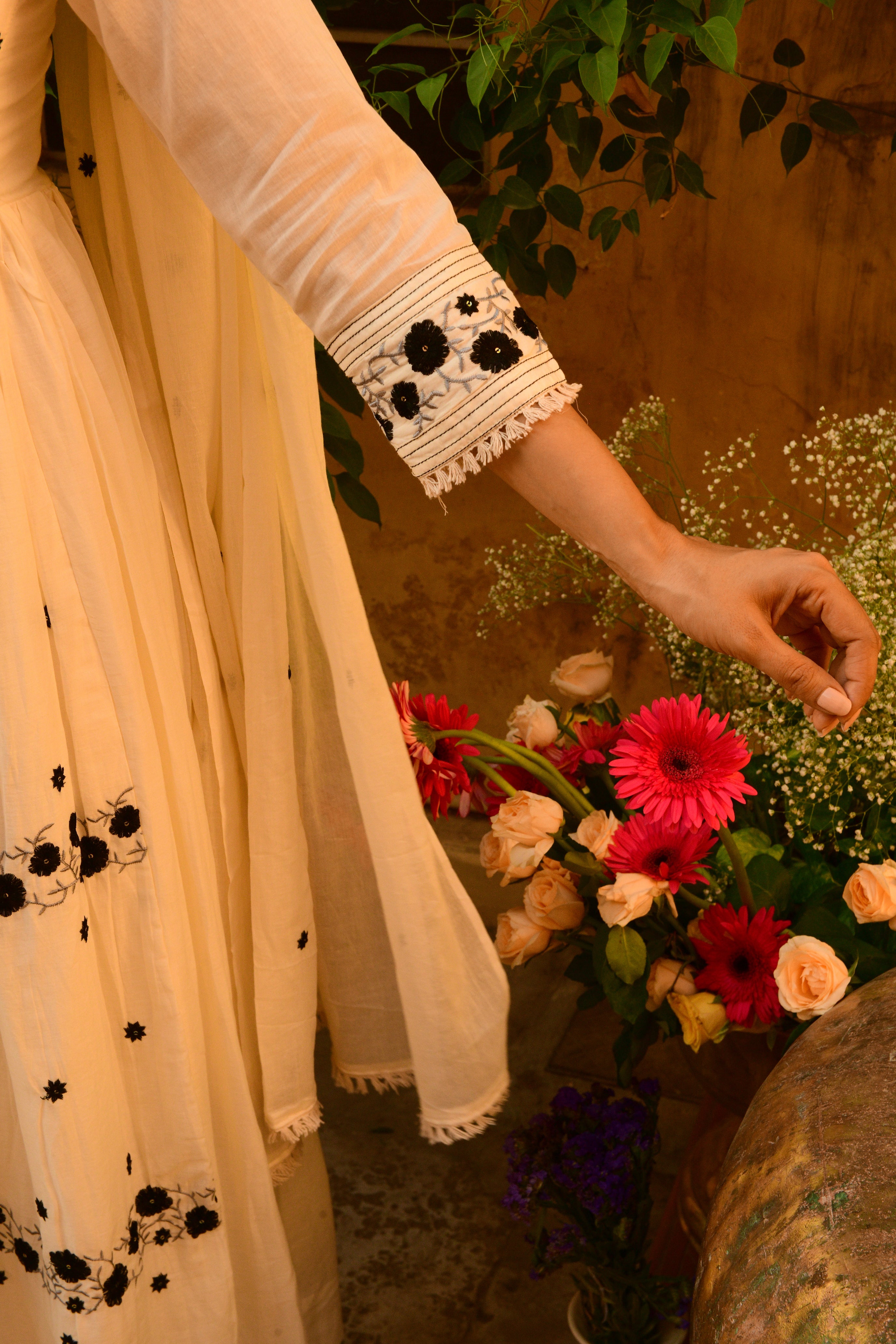 Embroidered Round Neck Kurta With Dupatta - Suit Set - Shilpi Handicrafts