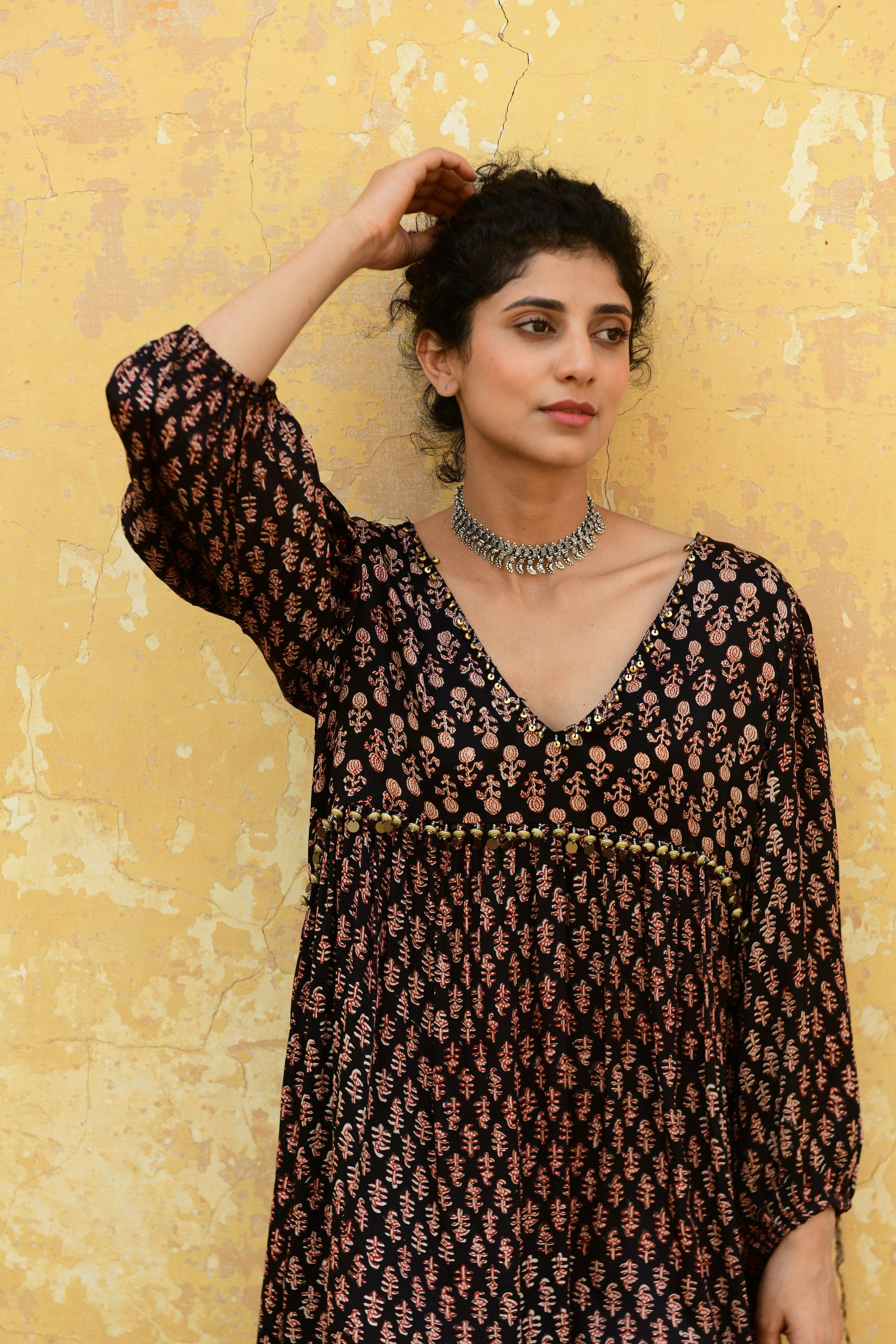 Aaravi Printed Black Dress - Shilpi Handicrafts