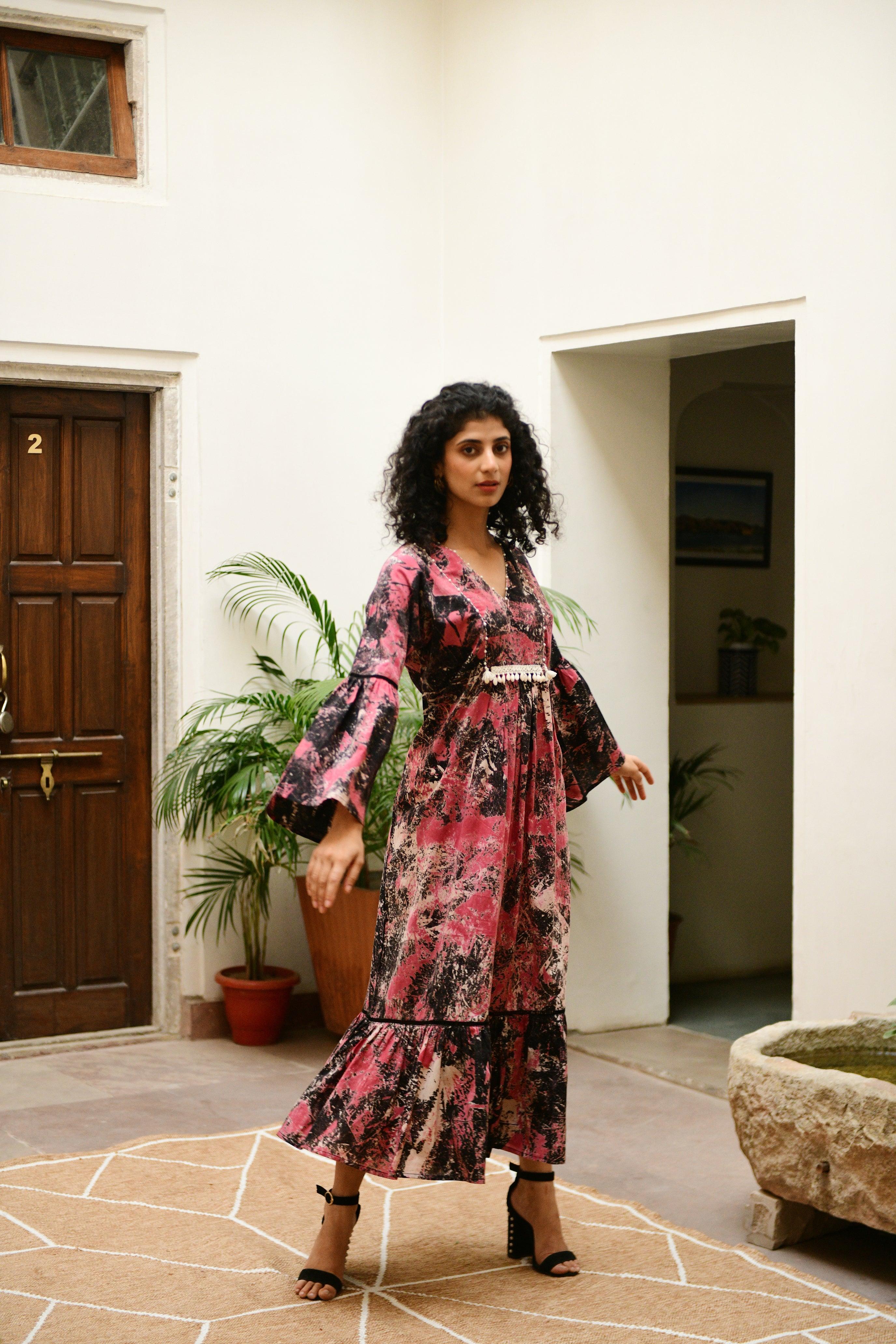 Aaravi Black and Red Dress - Shilpi Handicrafts