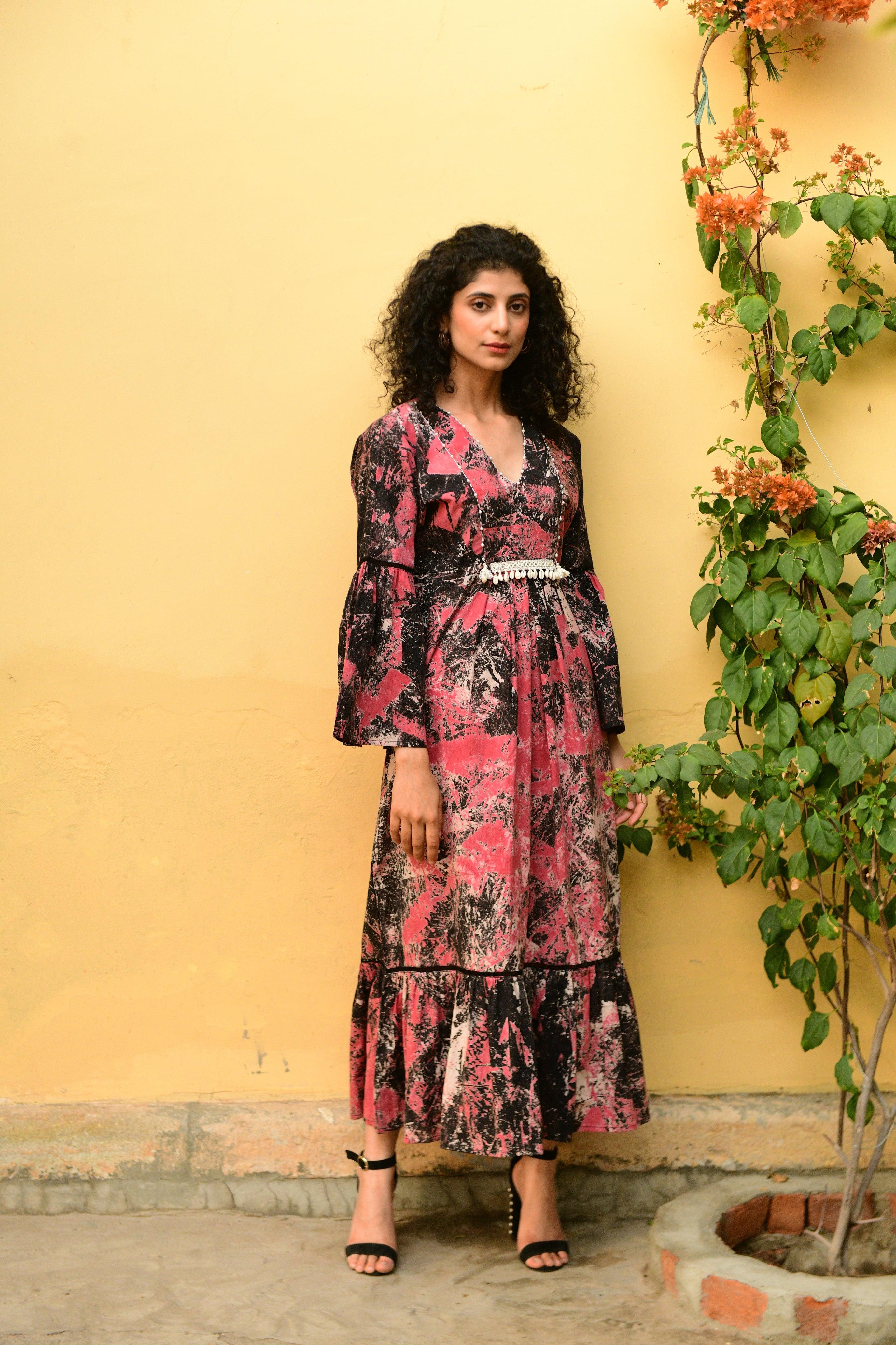 Aaravi Black and Red Dress - Shilpi Handicrafts