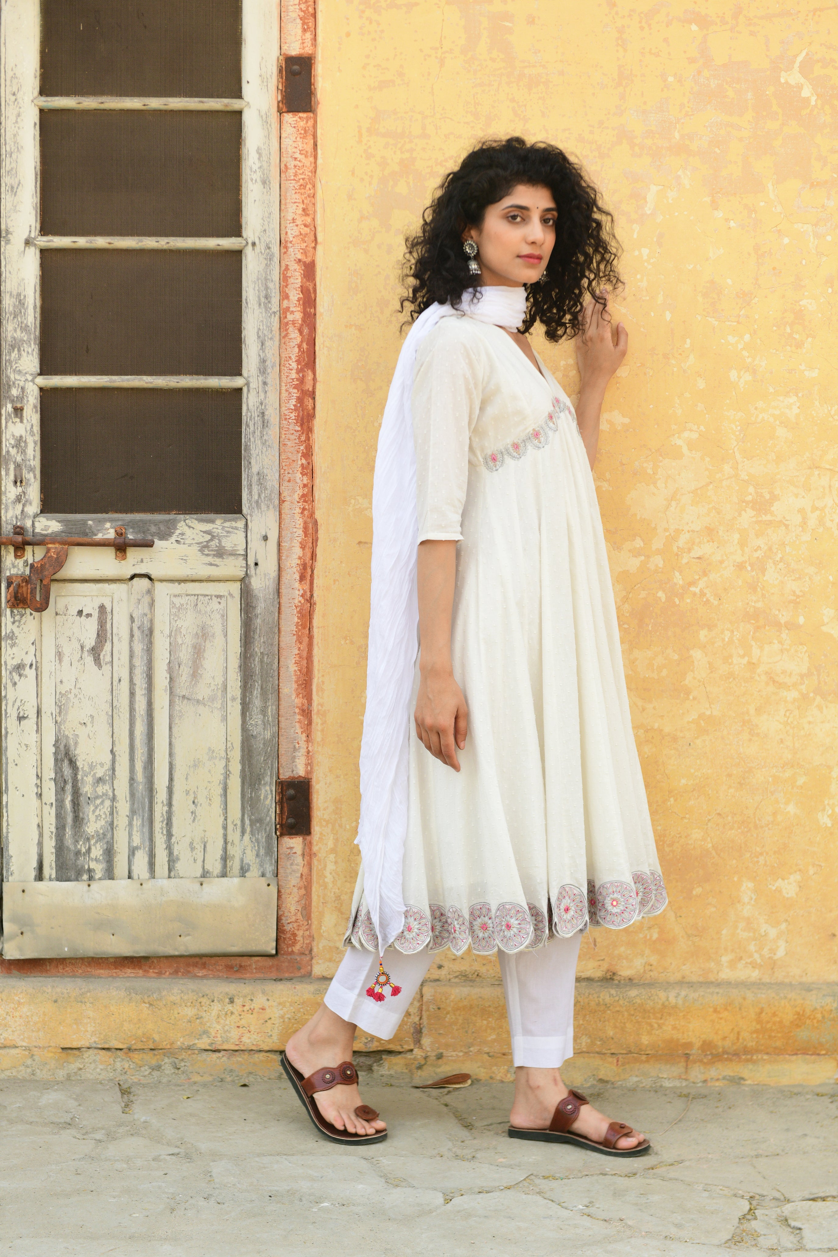 Aaravi White Cotton Suit Set - Shilpi Handicrafts