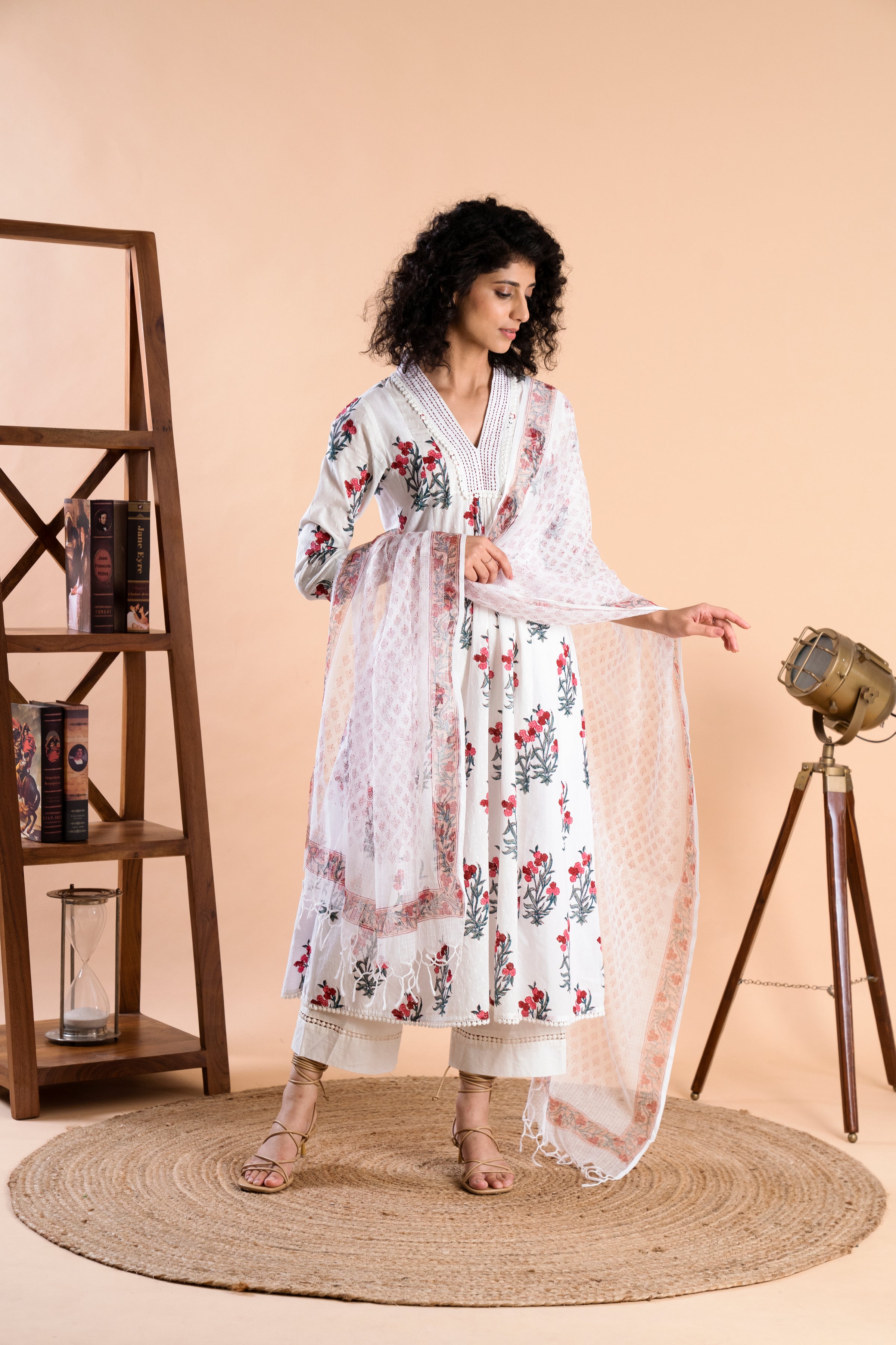 MONOMEE TANVI PINK LACE FLORAL SUIT SET