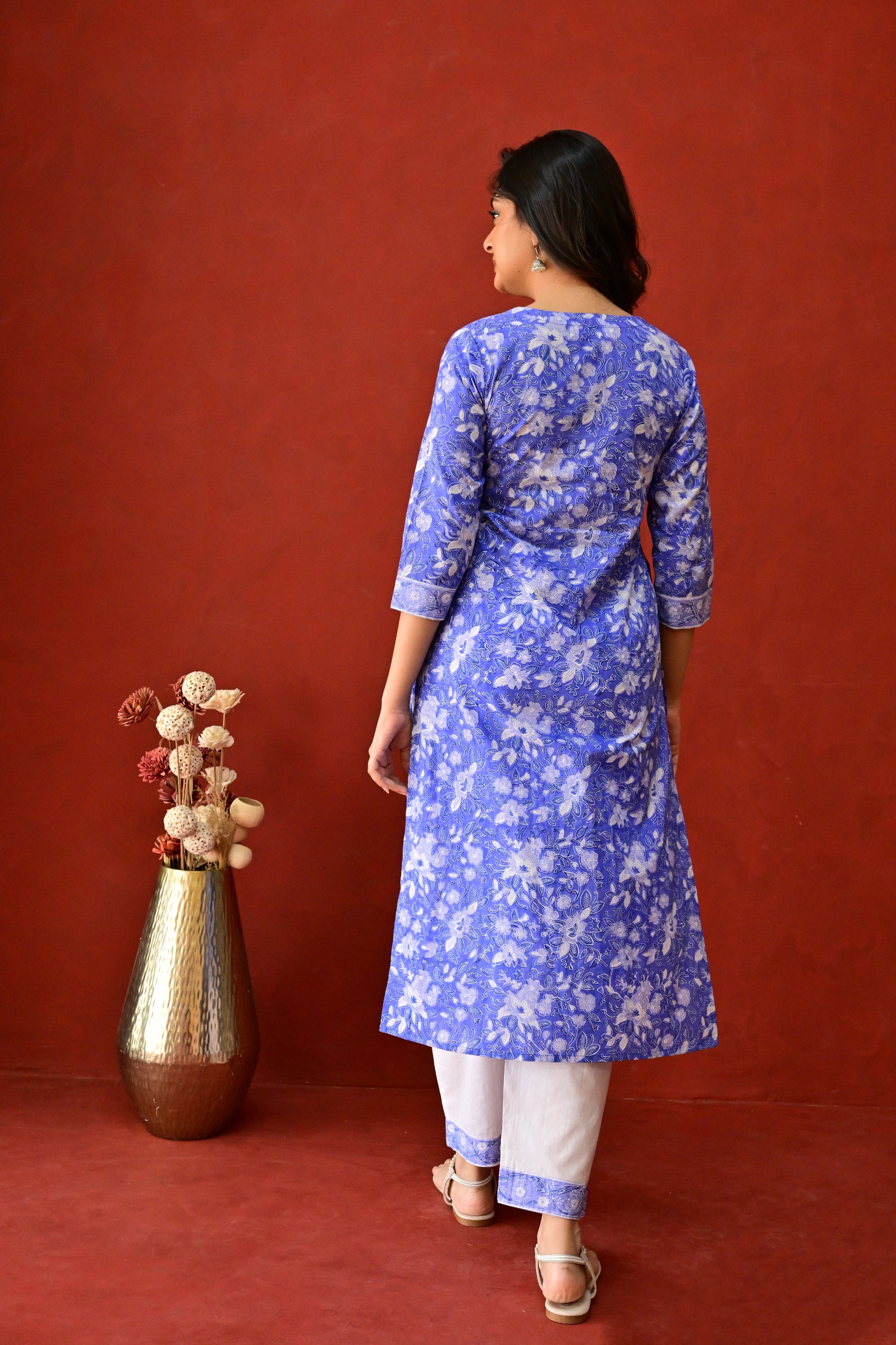 Blue & White Hand Block Embroidered Cotton kurta Pant Set With Mulmul Dupatta