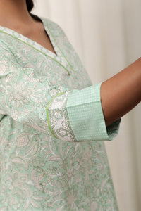 Aaravi Elegant Green Kurta - Shilpi Handicrafts